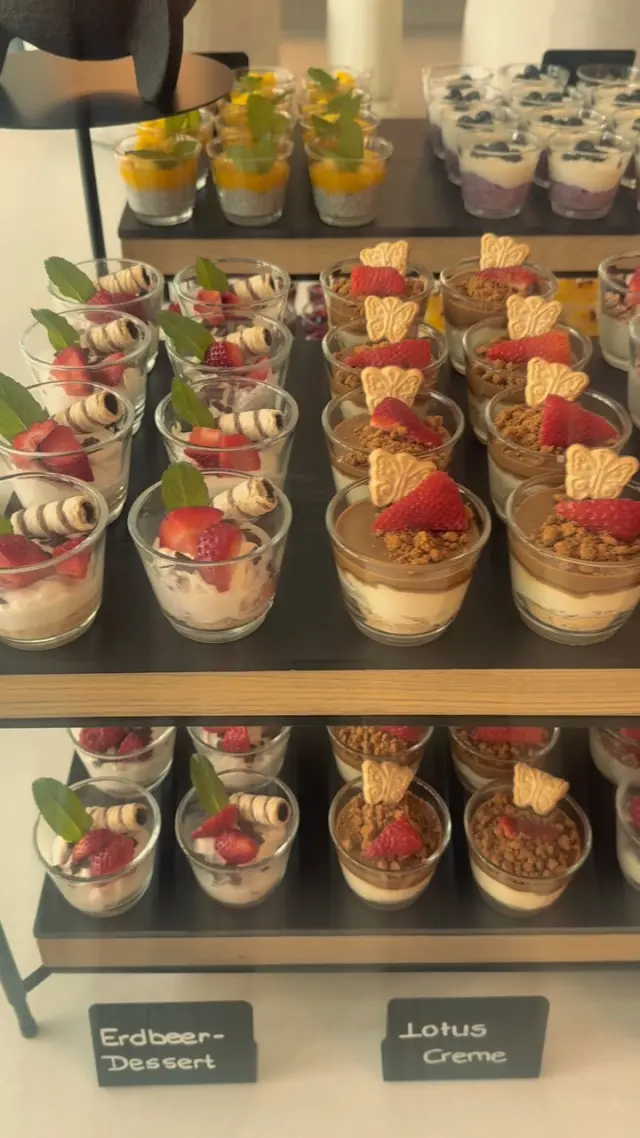 Jetzt auch freitags unser Frühstücksbuffet in der Location genießen! 🍳🥐☕️

Macht euch einen schönen Herbstvormittag mit euren Liebsten und genießt unser vielfältiges Frühstücksbuffet. Anschließend lädt die Saulheimer Umgebung zu einem Spaziergang durch die Weinberge oder die Mühlbachaue ein. 🍂

Jetzt Tisch für Freitag reservieren, wir freuen uns auf euch! 🤍

https://hotel-lehn.de/fruehstueck/